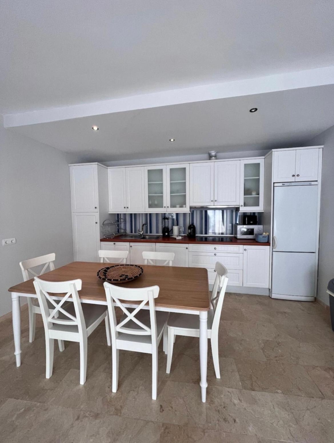 Piso Moderno En El Centro Historico A 3 Min Del Mar Apartment Estepona Luaran gambar