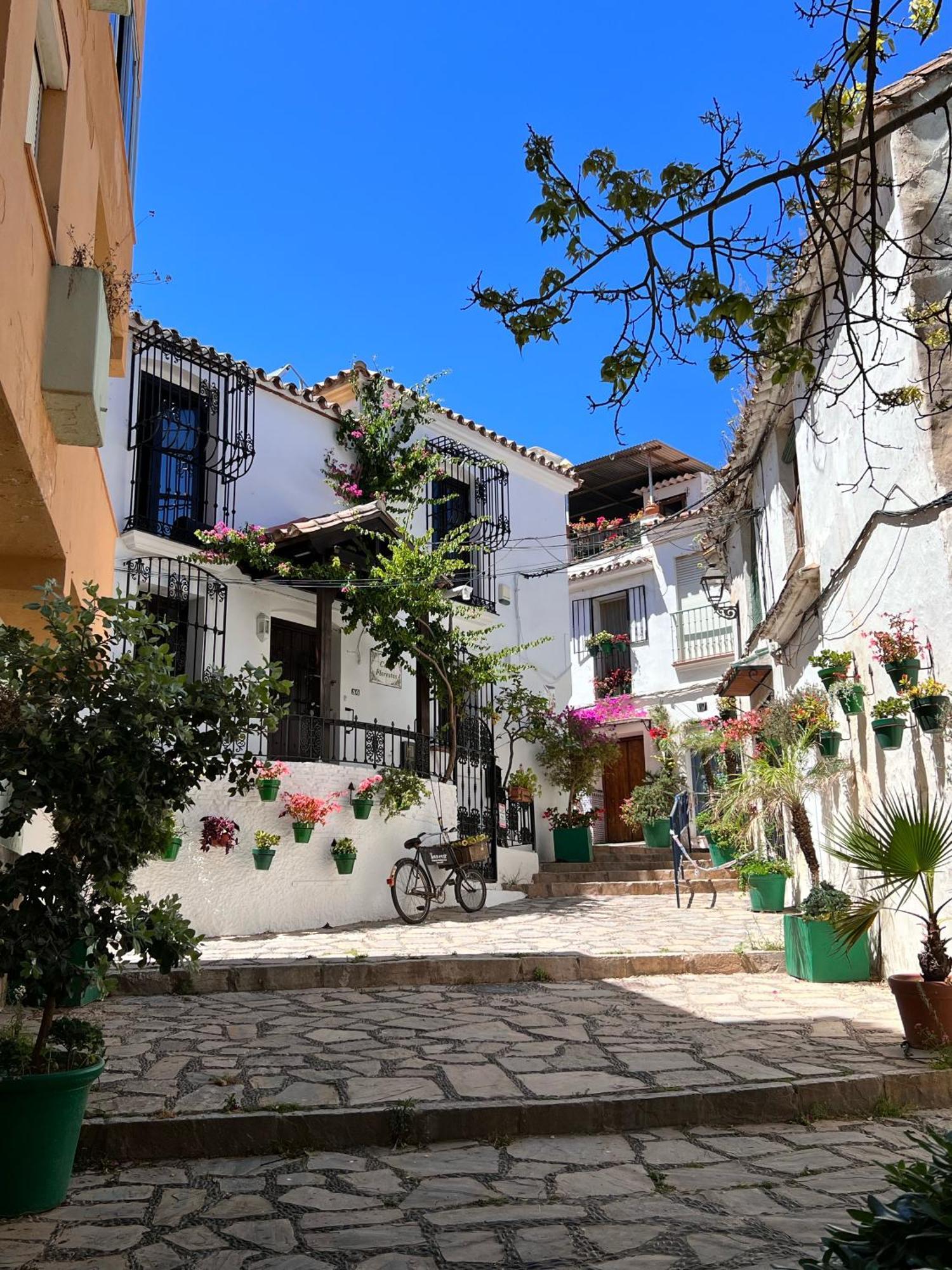 Piso Moderno En El Centro Historico A 3 Min Del Mar Apartment Estepona Luaran gambar